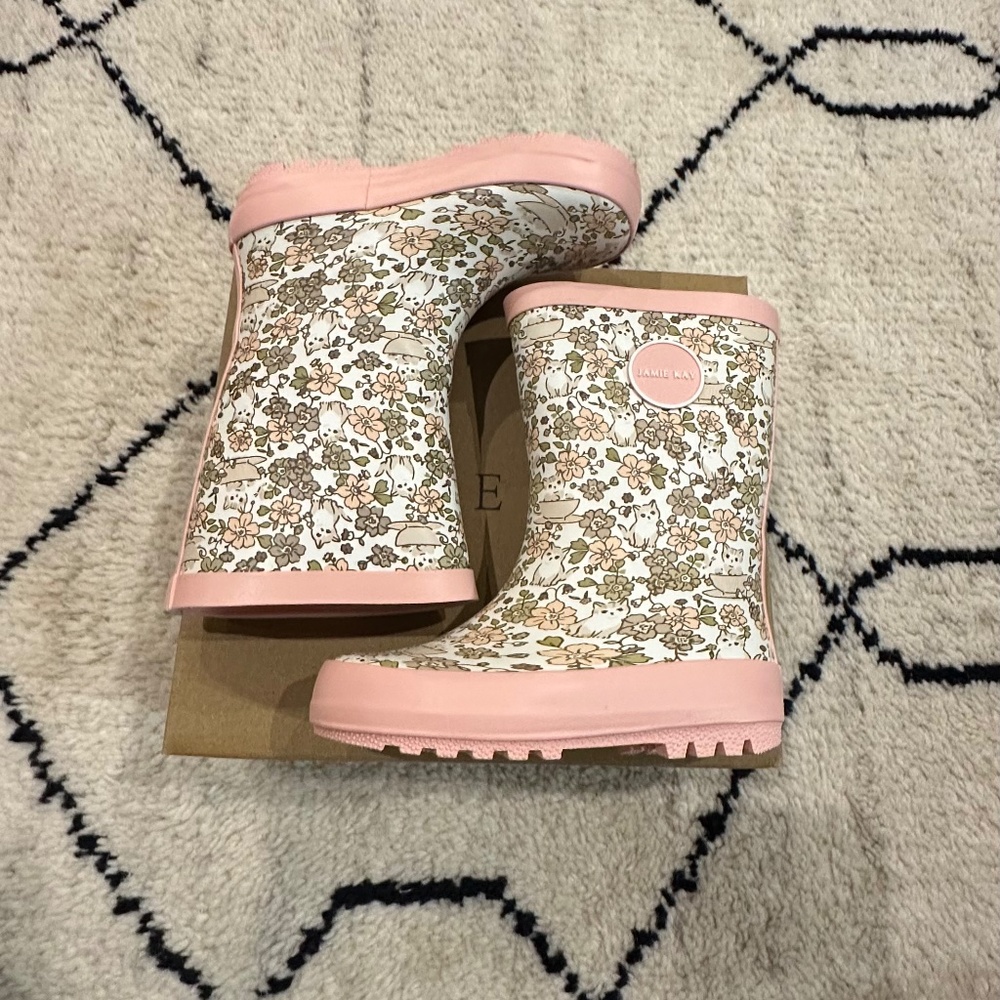 Jamie Kay boots BOGS Ugg 7c - Picture 9 of 9
